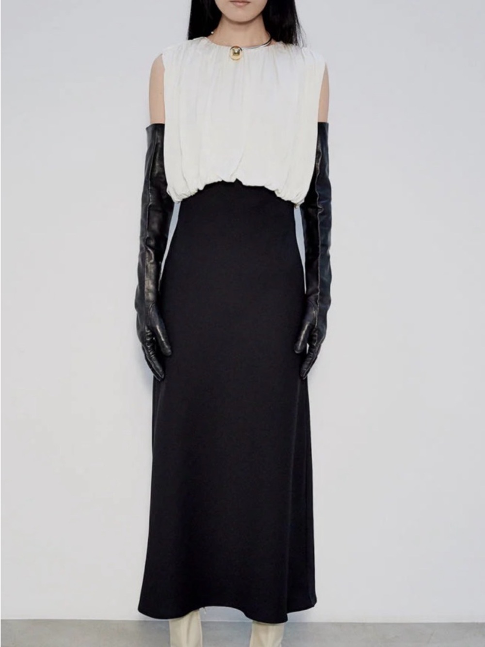 Minimalist Black Maxi Skirt – Sleek High-Rise Silhouette